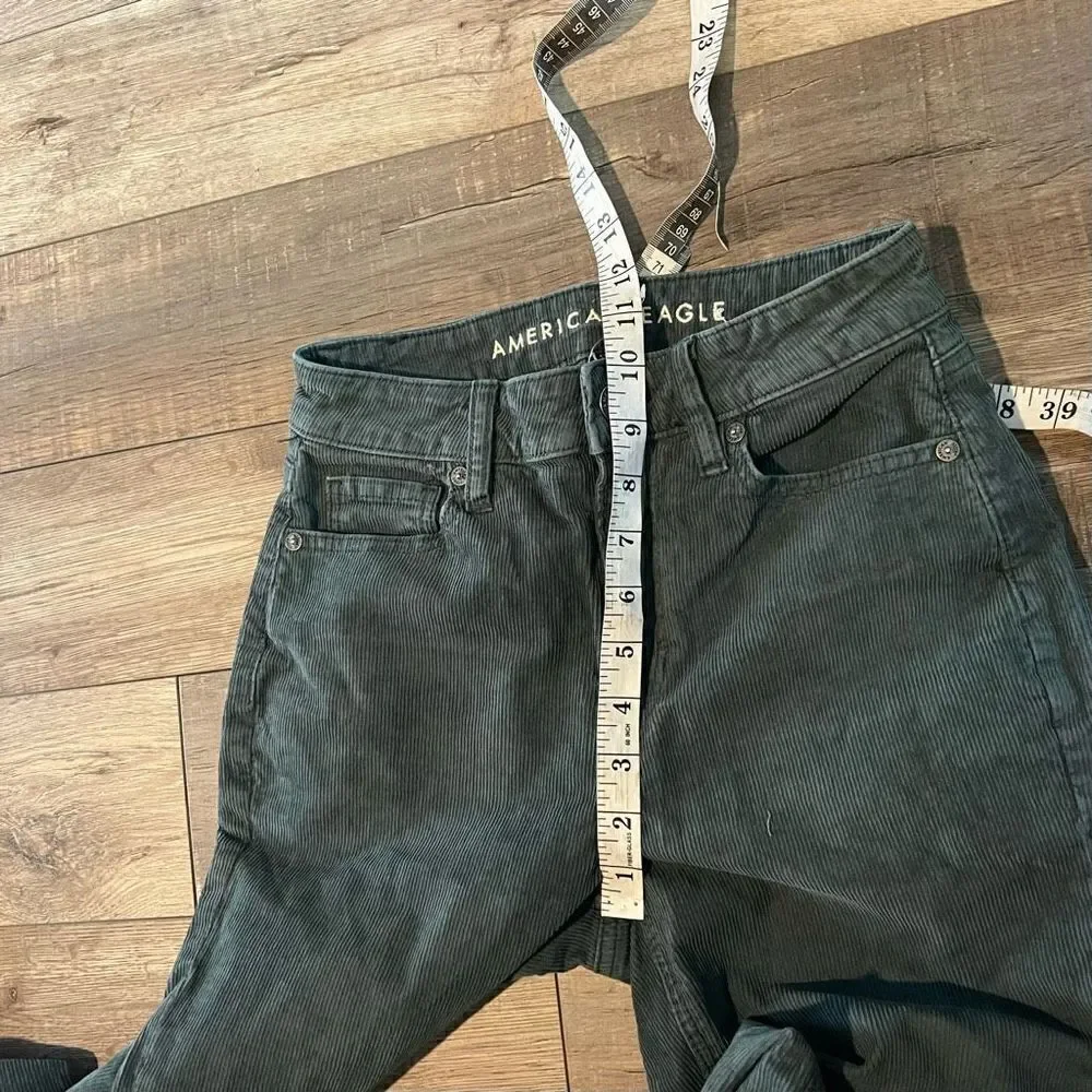 American eagle corduroy, Mom Jean high-rise size 00